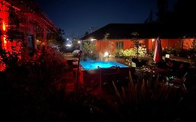 Strip Center Suites By Casona Lo Aguirre